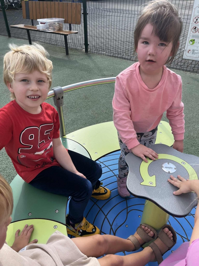 Zabawy na placu zabaw