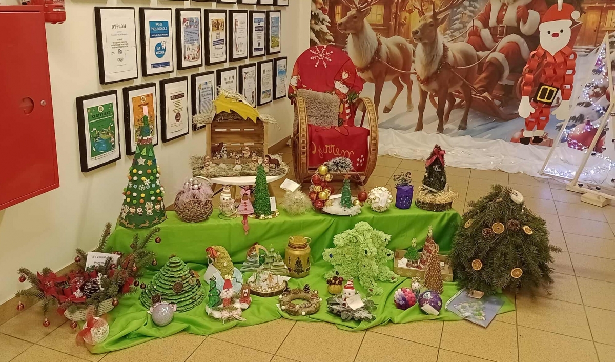 Wystawa prac konkursowych "Ozdoba Bożonarodzeniowa"