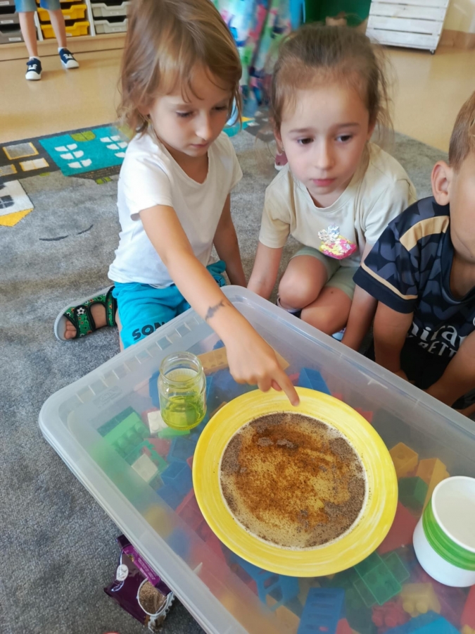 Dlaczego mydło nas myje? - zabawa badawcza 